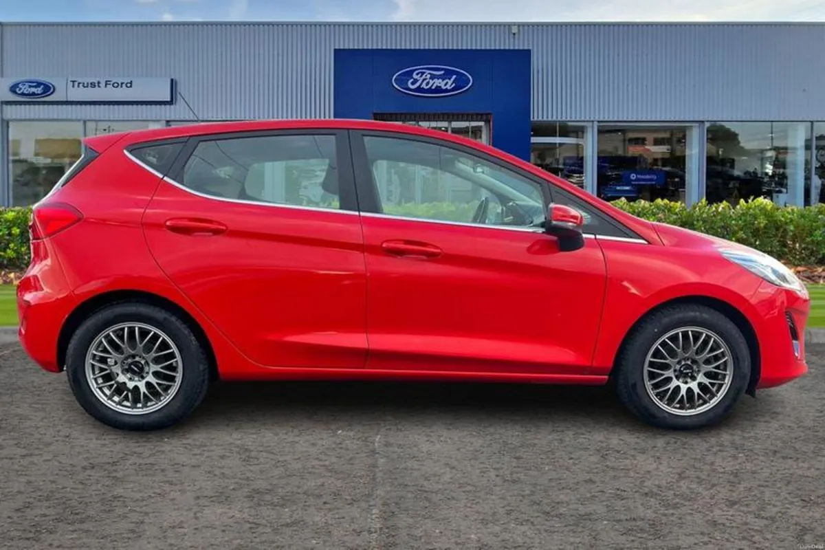 Ford Fiesta 1.0 EcoBoost Zetec 5dr - Image 3