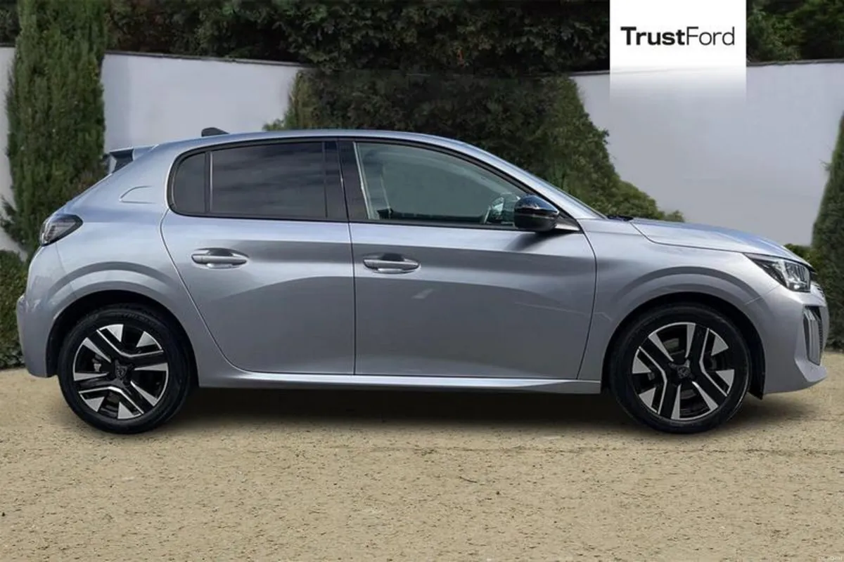 Peugeot 208 1.2 PureTech 100 Allure 5dr - Image 3