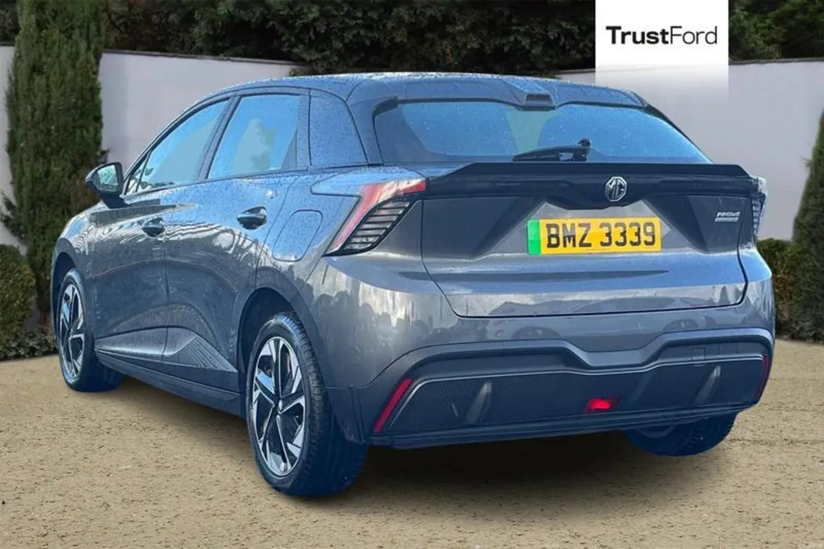MG MG4 125kW SE EV 51kWh 5dr Auto - Image 2