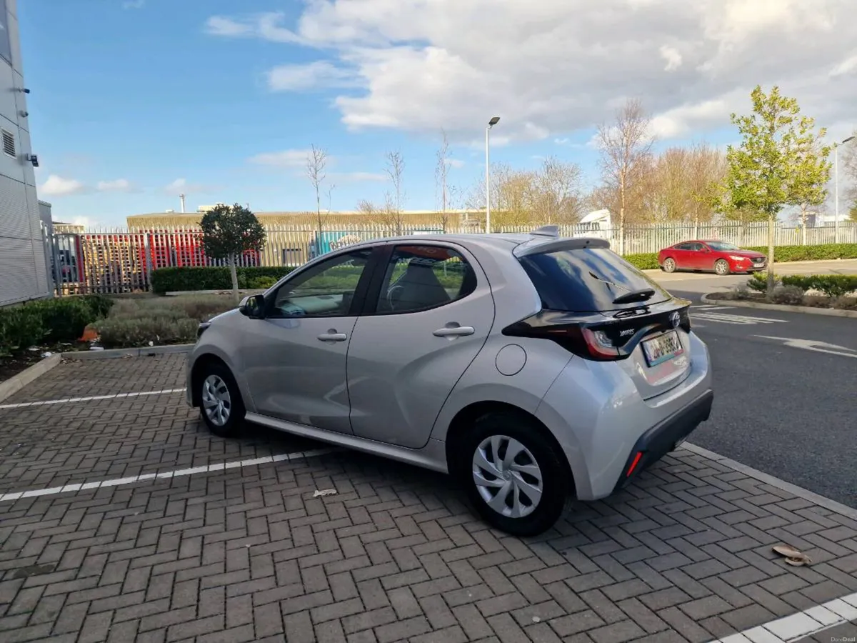 Toyota yaris - Image 4