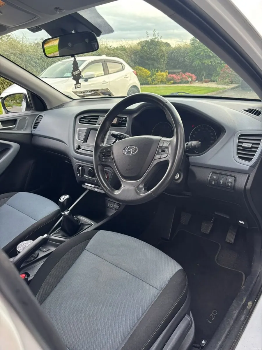Hyundai i20 2020 Deluxe - Image 3