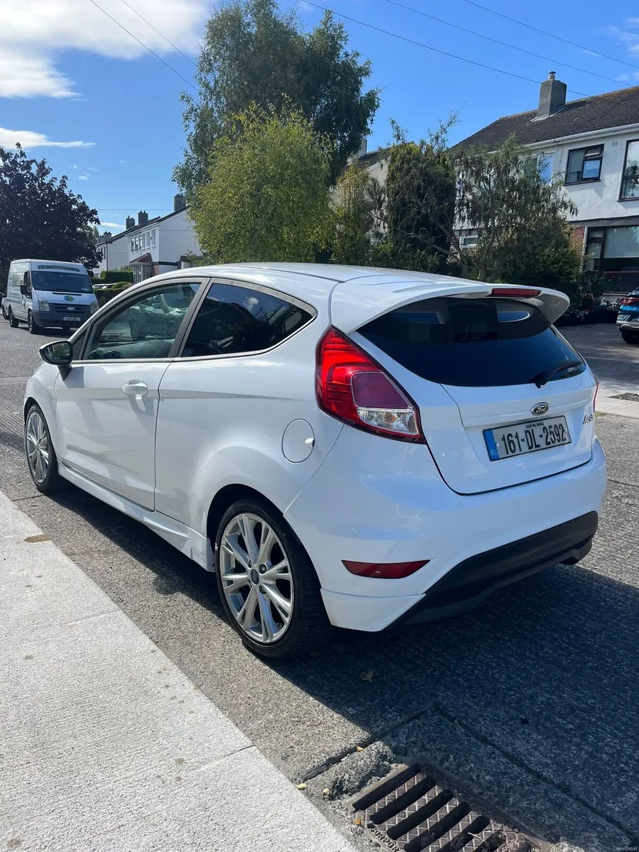 Ford Fiesta Zetec s - Image 3