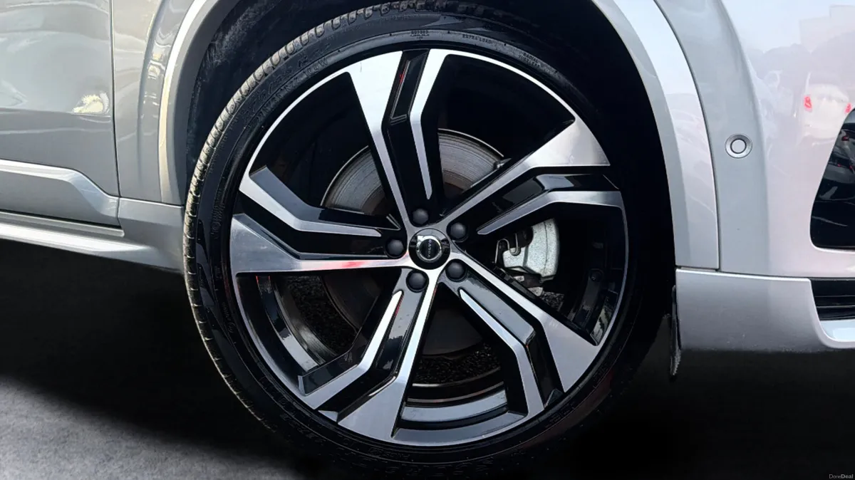 2023 Volvo XC90 T8 ULTIMATE DARK PLUS* 7SEATS PHEV - Image 6