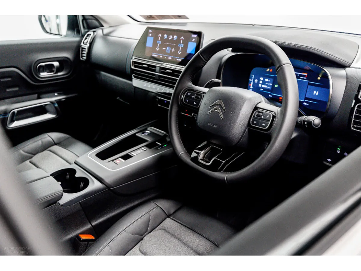Citroen C5 Aircross Plus Pack 1.2 Hybrid Auto 145H - Image 2