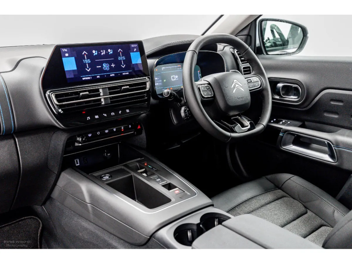 Citroen C5 Aircross Plus Pack 1.2 Hybrid Auto 145H - Image 6