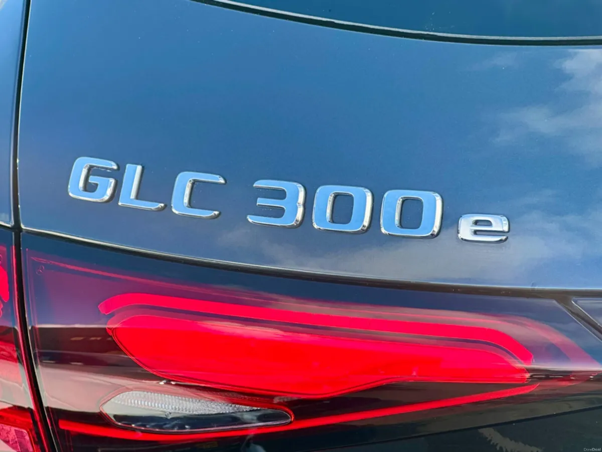 Mercedes-Benz GLC 300 URBAN EDITION E 4 4MATIC - Image 6