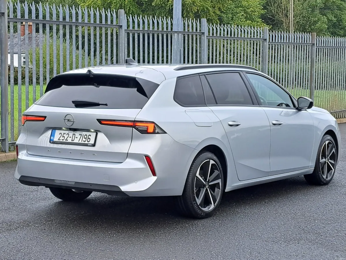 Opel Astra ELEGANCE TOURER 1.5TD 130BHP 8 SPEED AU - Image 5
