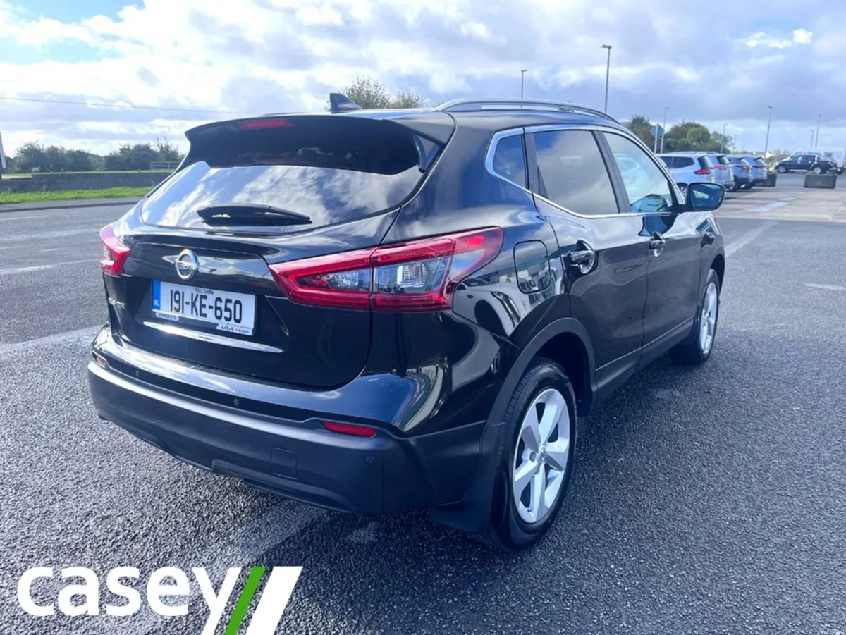 Nissan Qashqai 1.5 SV 18 4DR - Image 4