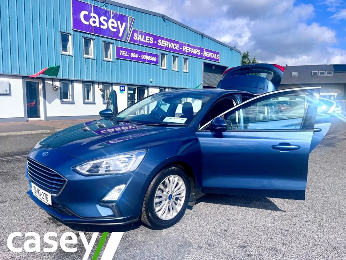 Ford Focus TITANIUM 1.0 ECOBOOST 12 5DR 125 - Image 6