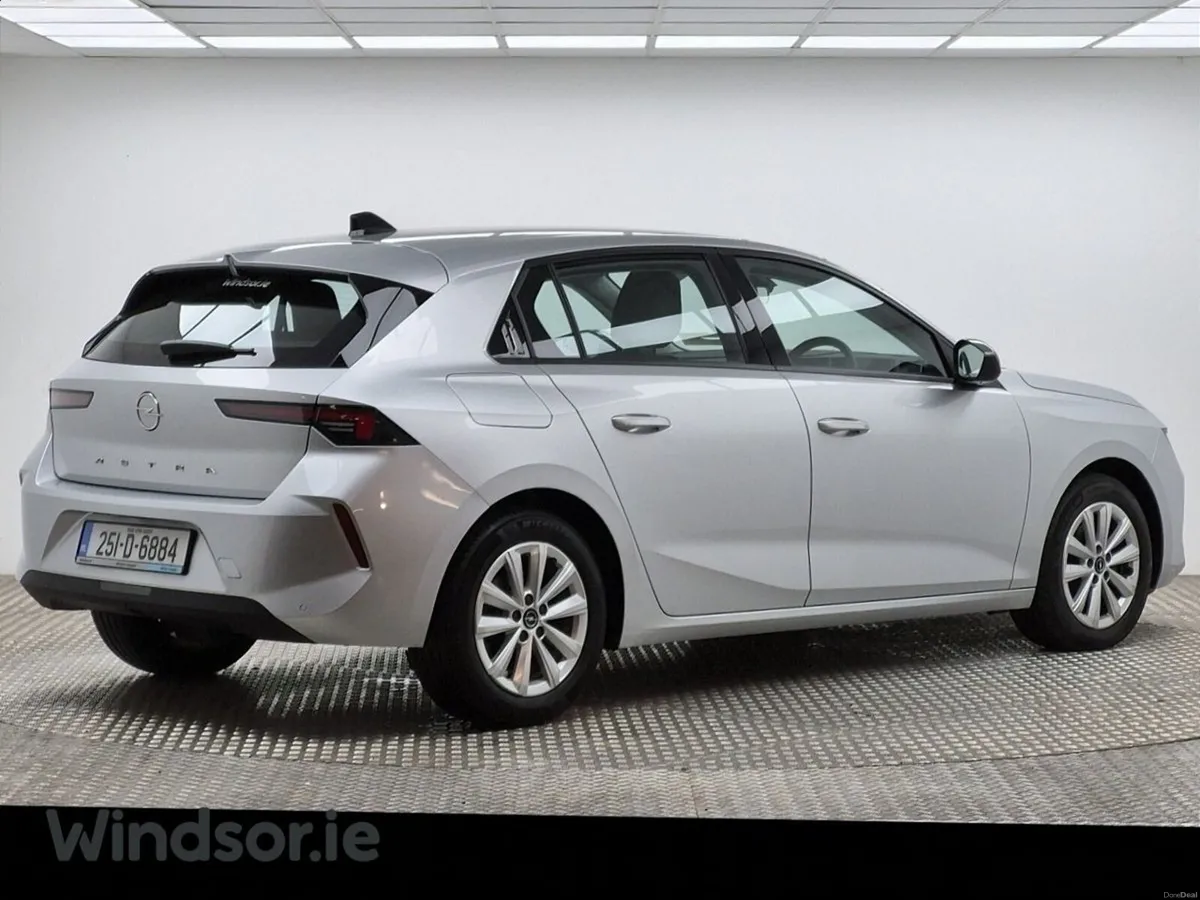 Opel Astra SC 1.2 Turbo 110PS  6 Speed - Image 2