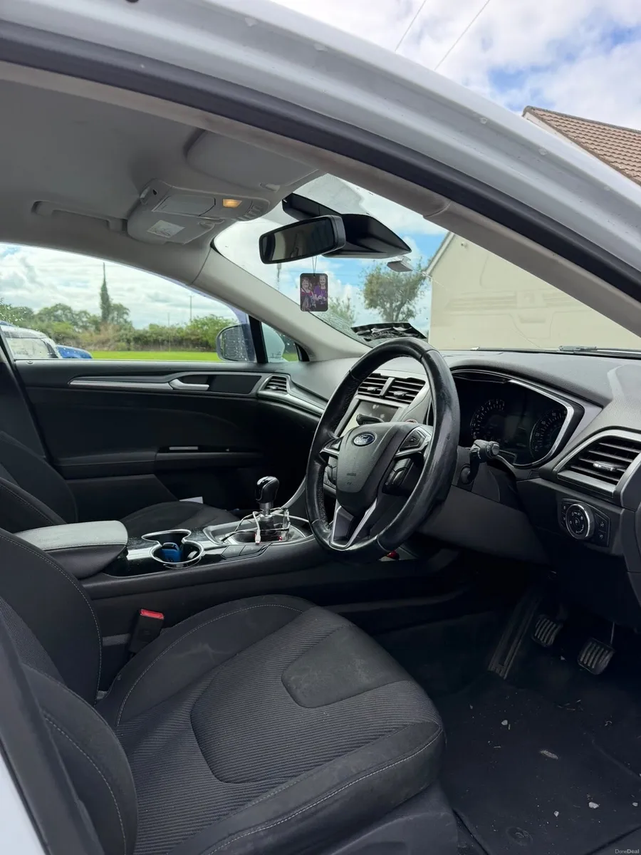 Ford mondeo - Image 5