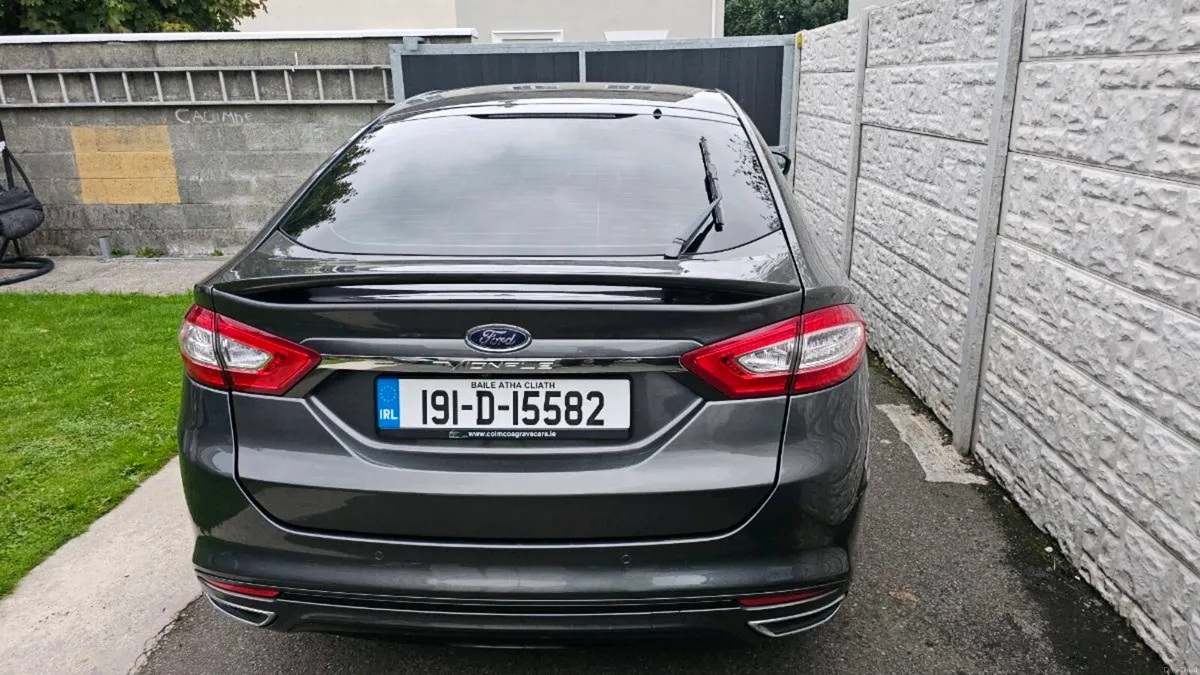 Ford Mondeo Vignale 2019 with Nero Pack - Image 2