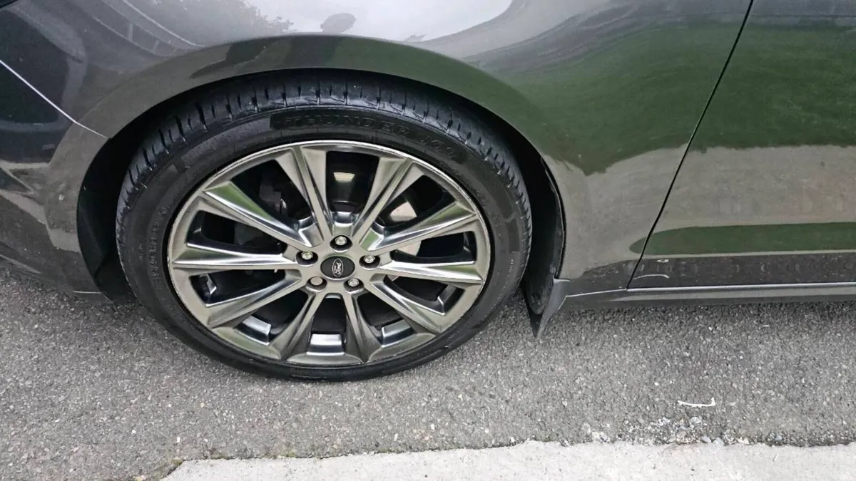 Ford Mondeo Vignale 2019 with Nero Pack - Image 5