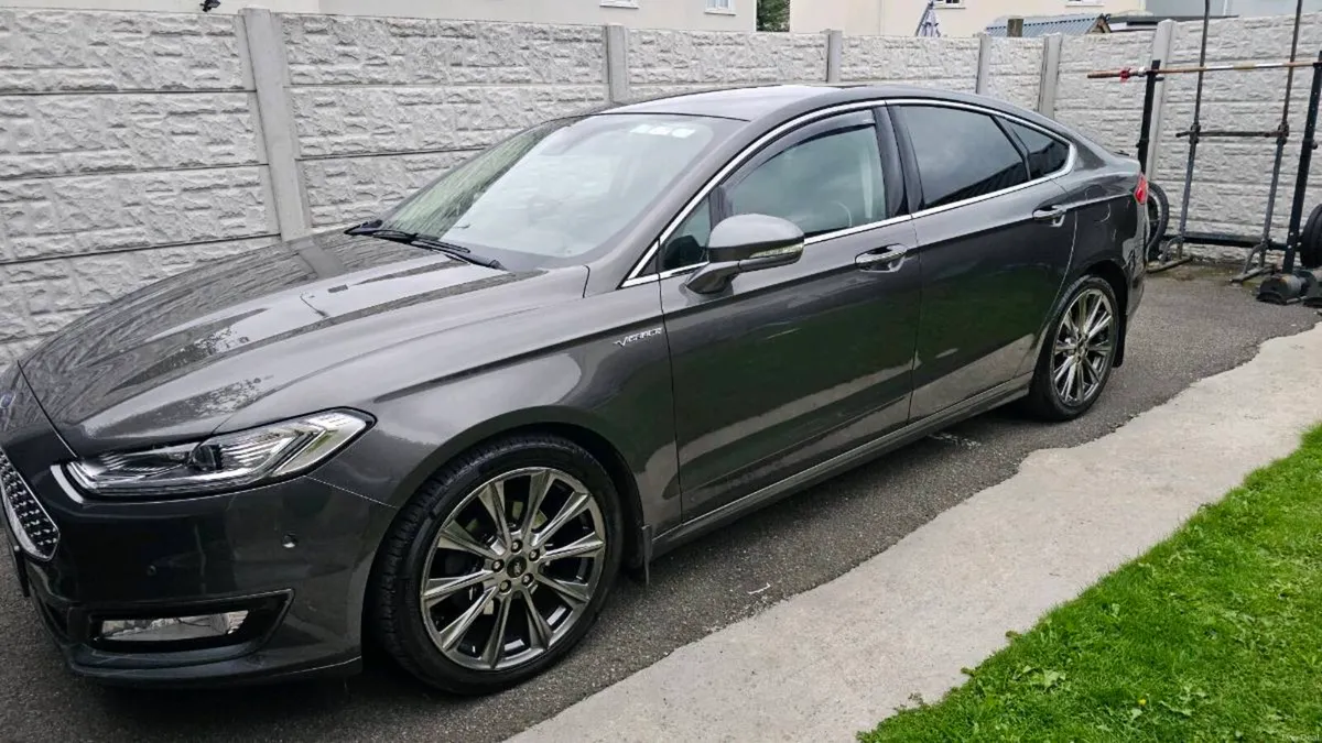 Ford Mondeo Vignale 2019 with Nero Pack - Image 6