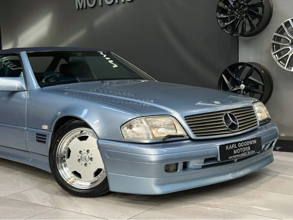 Mercedes-Benz SL 500 V8 LOW MILEAGE - Image 5