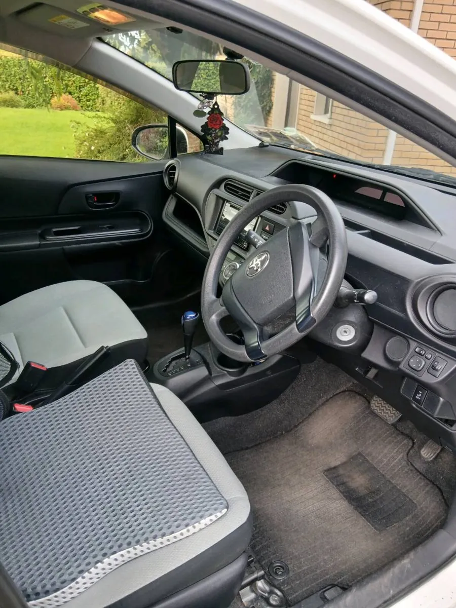 Car - Image 5