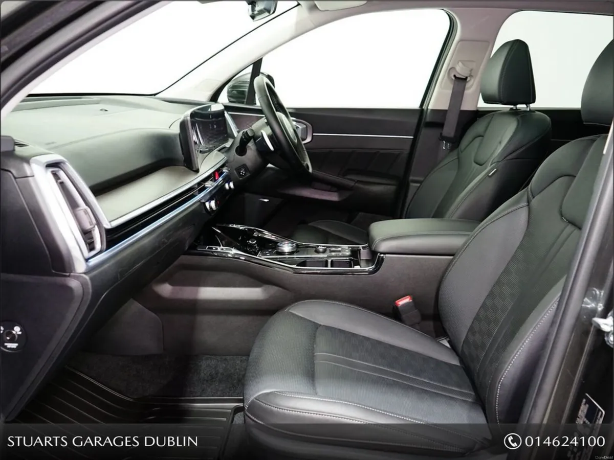 Kia Sorento PHEV AUTO **DELIVERY MILEAGE IN SHOWRO - Image 3