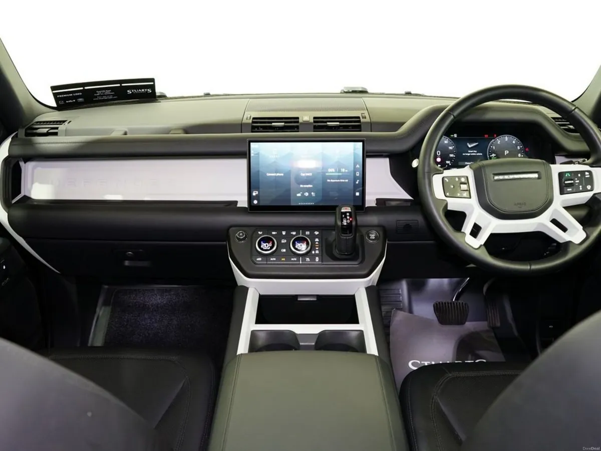 Land Rover Defender X-DYNAMIC HSE DEFENDER 110 PHE - Image 4