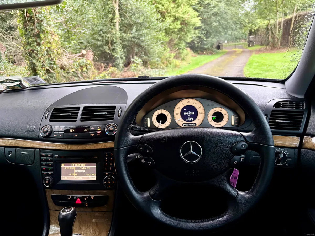 2009 Mercedes-Benz E220 CDI Automatic! - Image 5