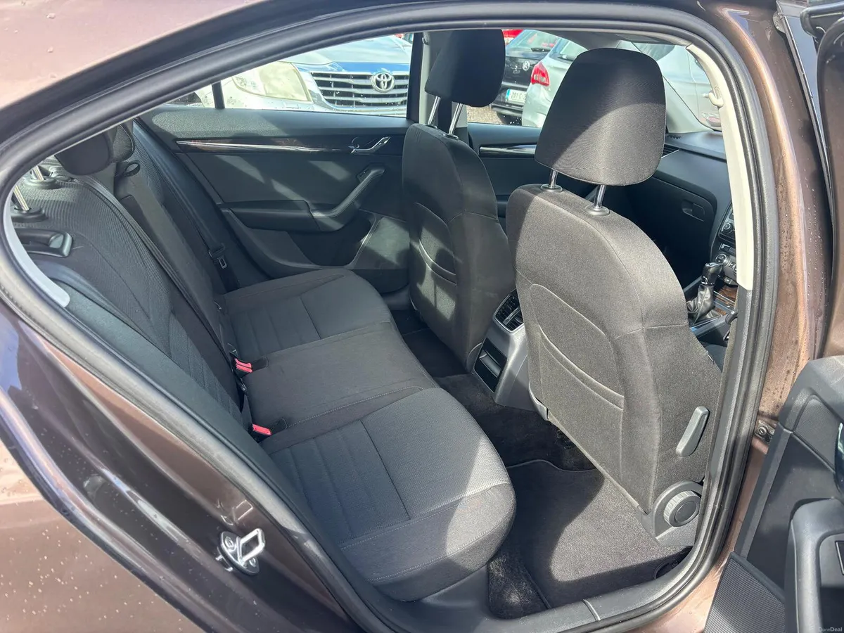 Skoda Octavia   ELEGANCE  DIESEL LOW  ROAD  TAX - Image 5