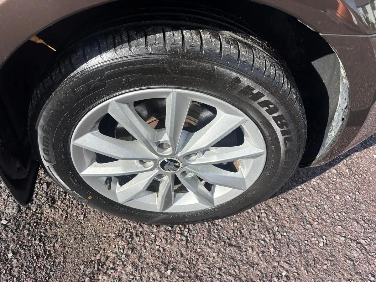 Skoda Octavia   ELEGANCE  DIESEL LOW  ROAD  TAX - Image 6