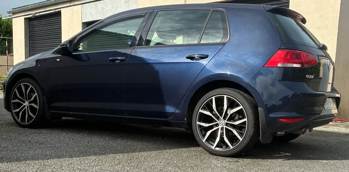 2015 Volkswagen Golf - Image 3