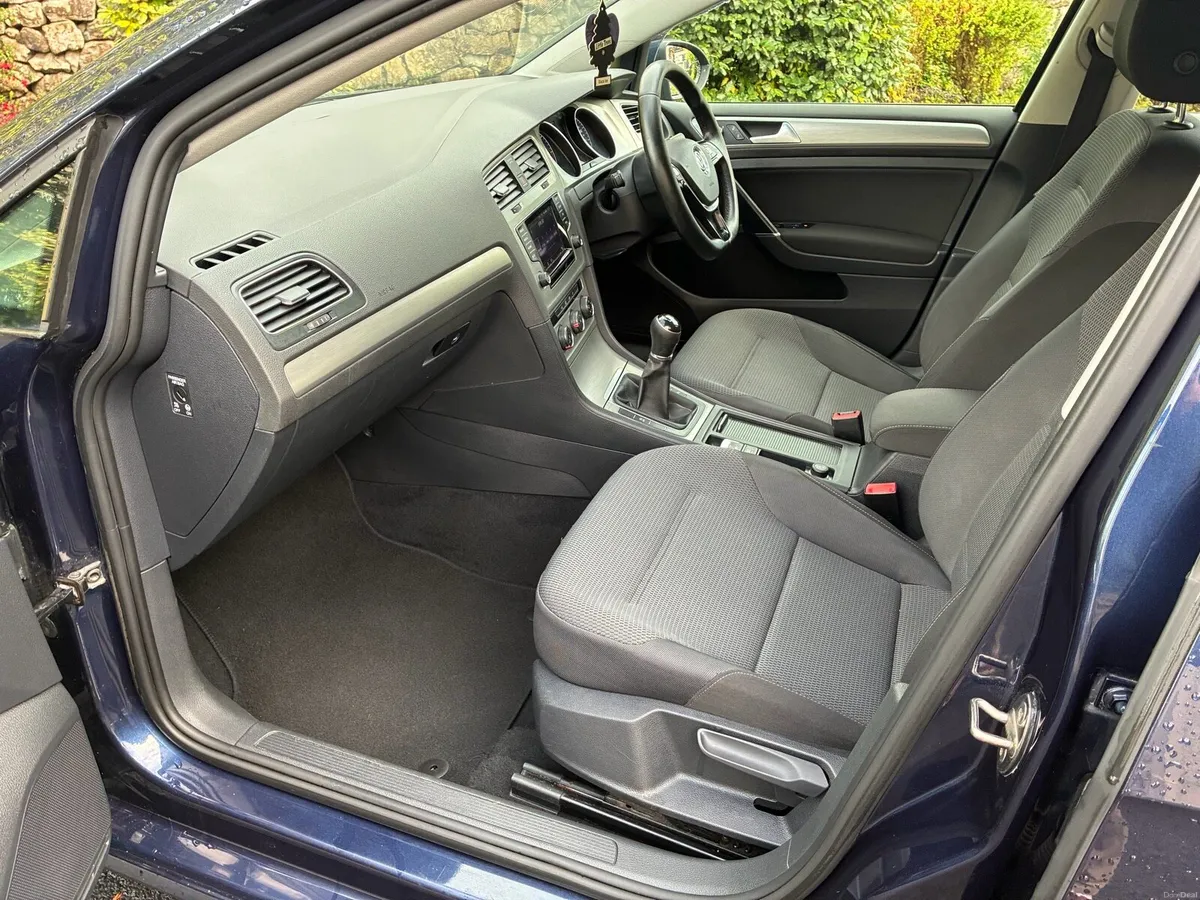 2015 Volkswagen Golf - Image 5
