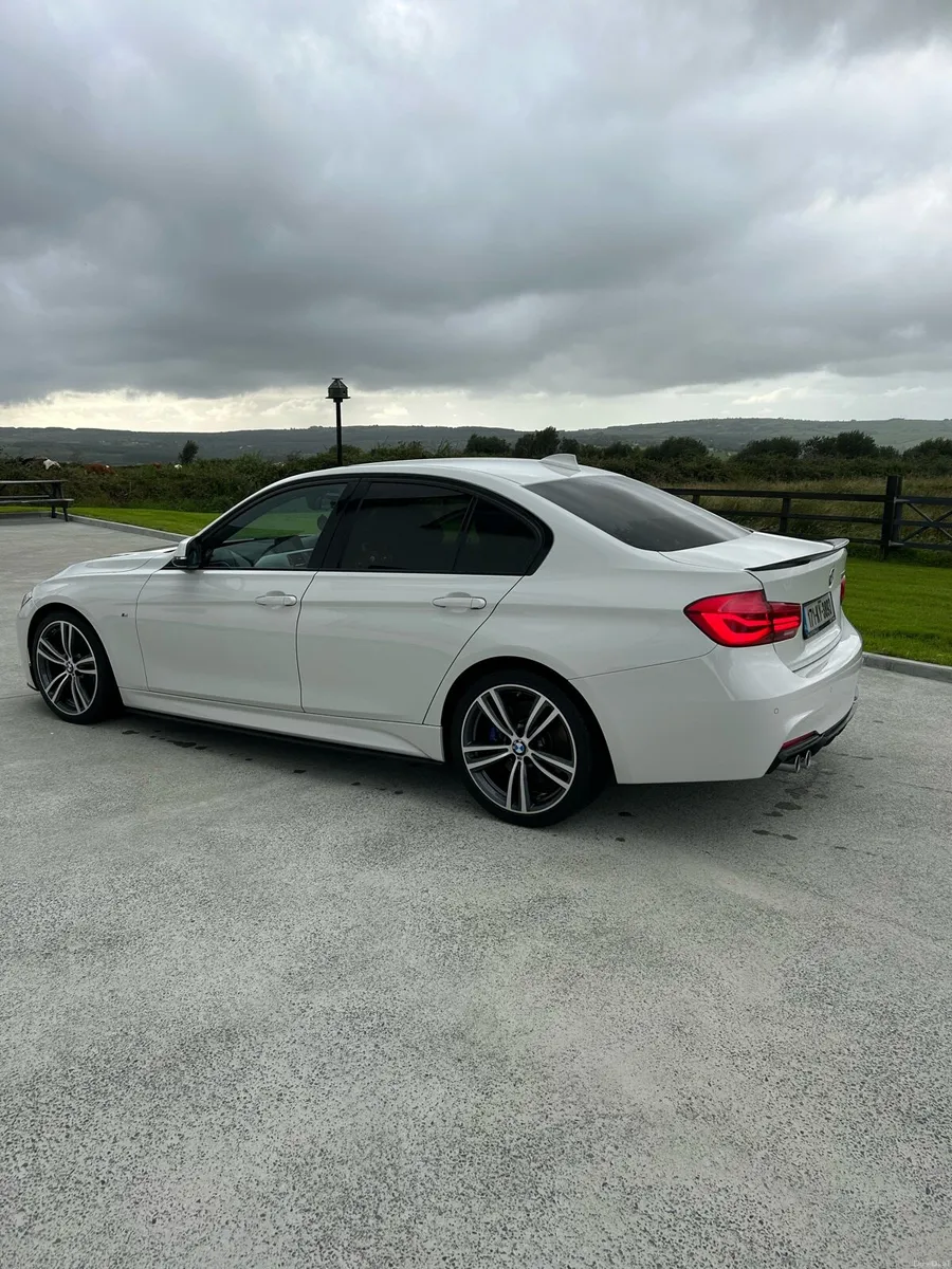 2017 BMW 3 Series M-Sport 4dr 8 Speed Step Auto - Image 4