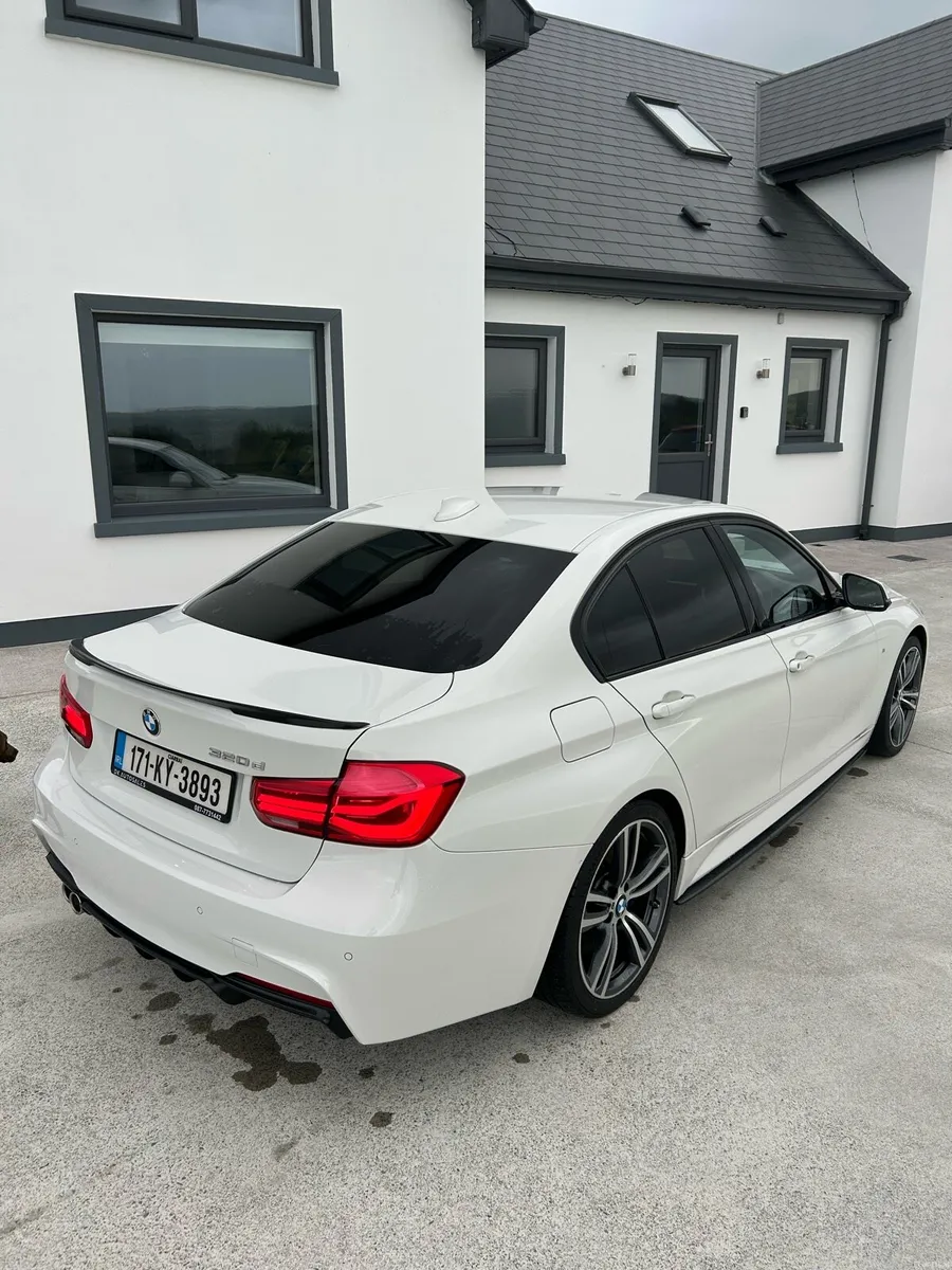 2017 BMW 3 Series M-Sport 4dr 8 Speed Step Auto - Image 3