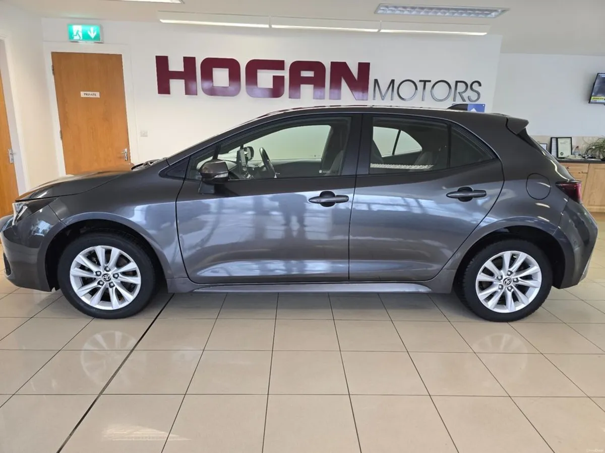 Toyota Corolla Hybrid Luna Automatic - Image 4