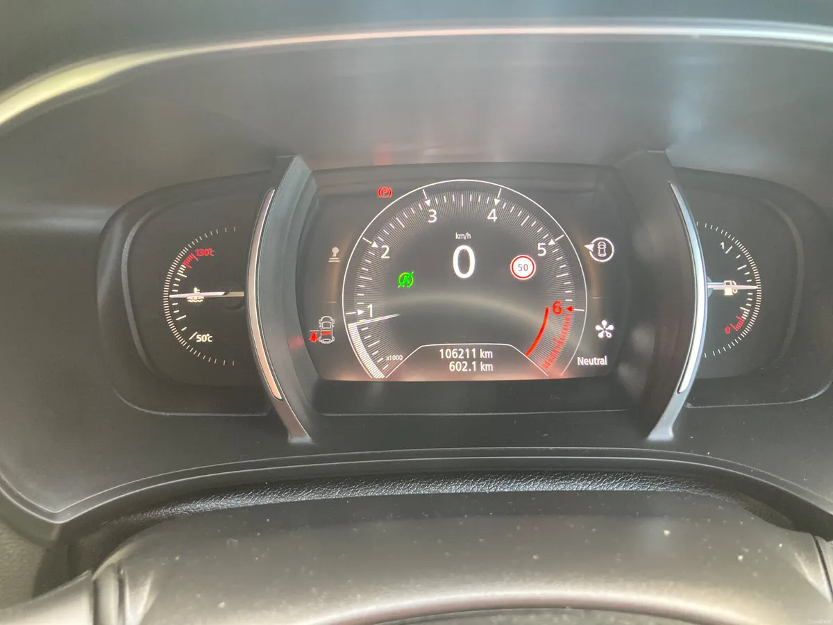 2020 Renault Megane 1.3 Petrol Estate - Image 5