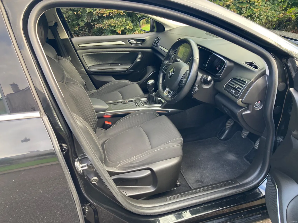 2020 Renault Megane 1.3 Petrol Estate - Image 4