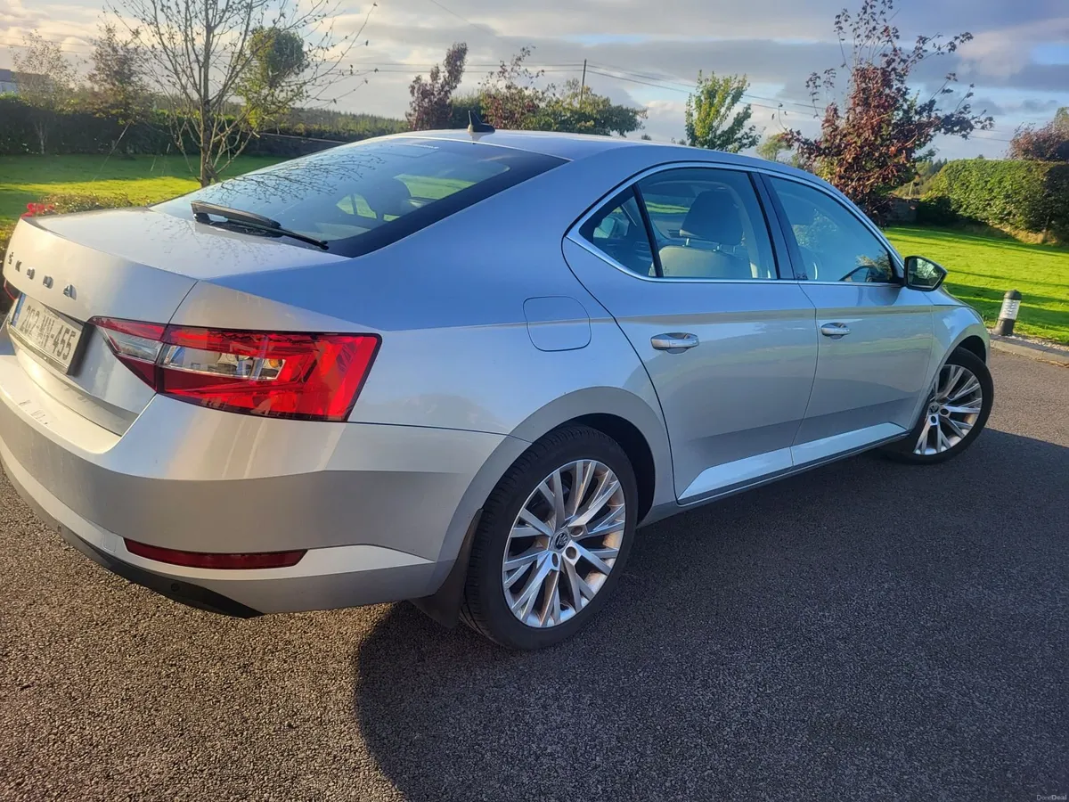 Skoda Superb 2020 - Image 6