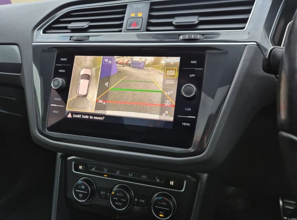 VW Tiguan R-Line 2.0 TDI automatic pan roof - Image 2