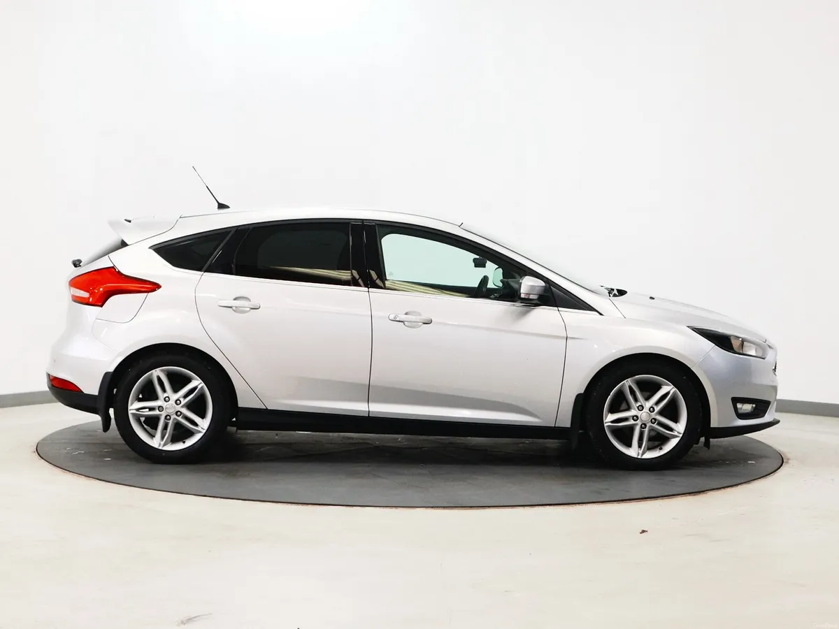 *58* 2016 Ford Focus 1.5 D ZETEC - Image 2