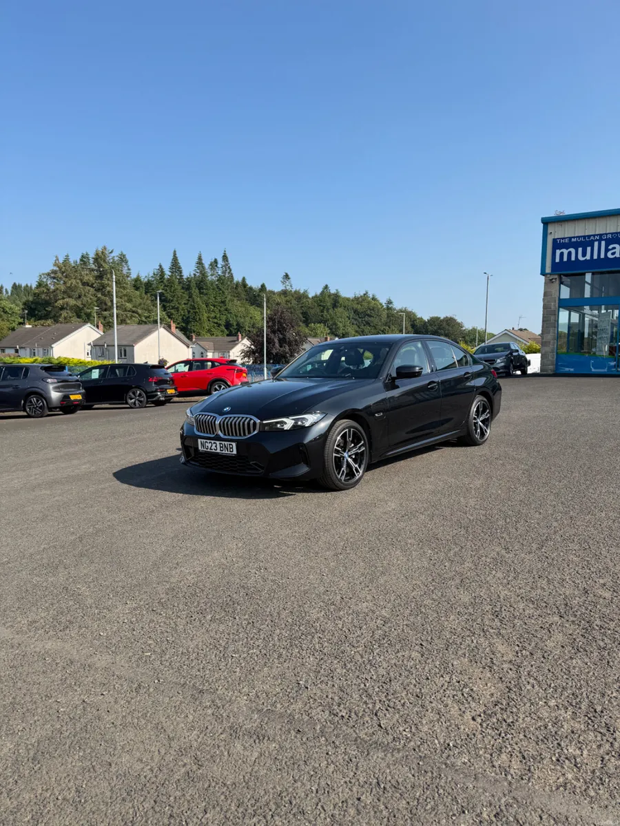 BMW 3-Series 2023 - Image 3
