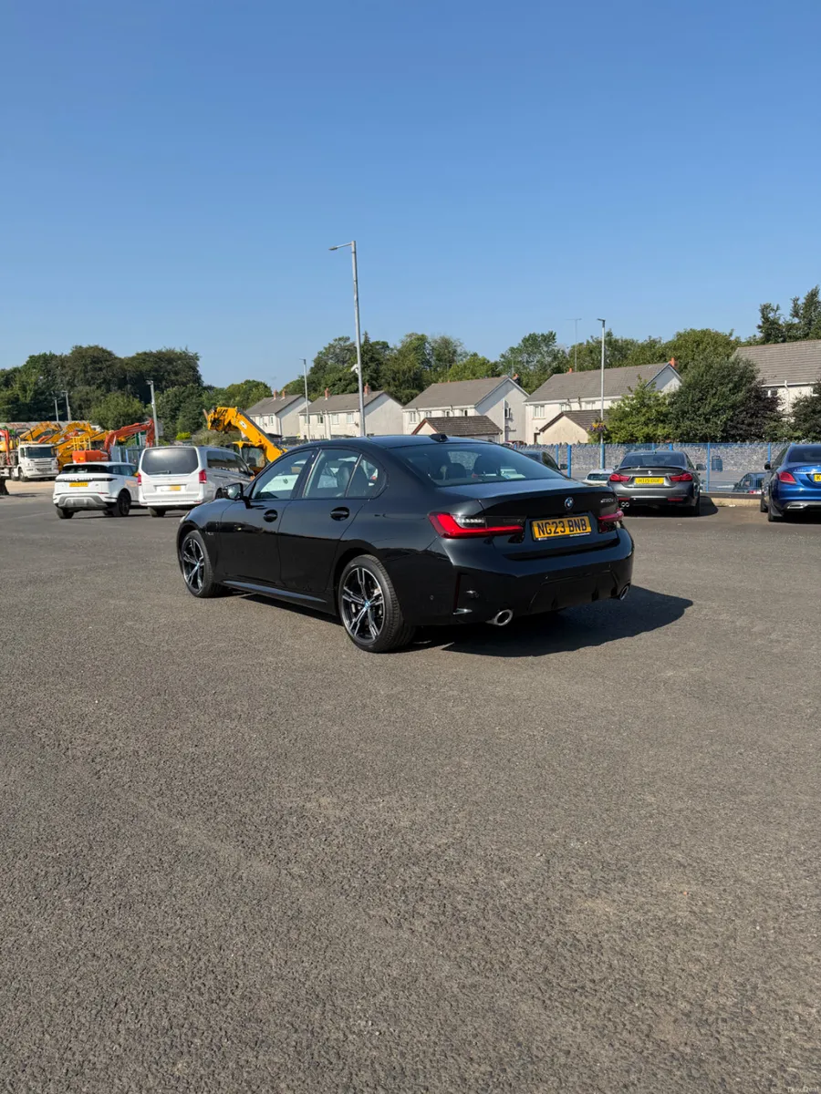 BMW 3-Series 2023 - Image 5