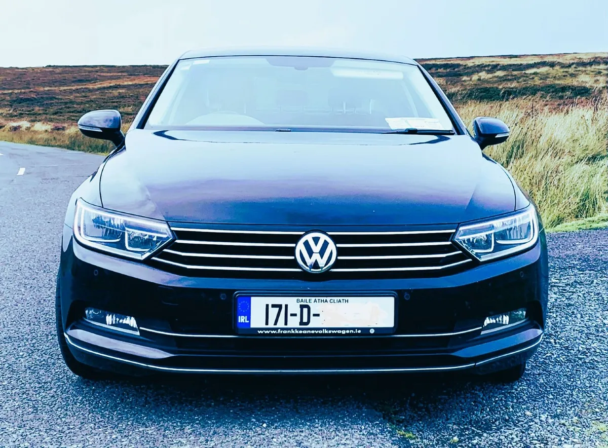 Volkswagen Passat 2017 - Image 2