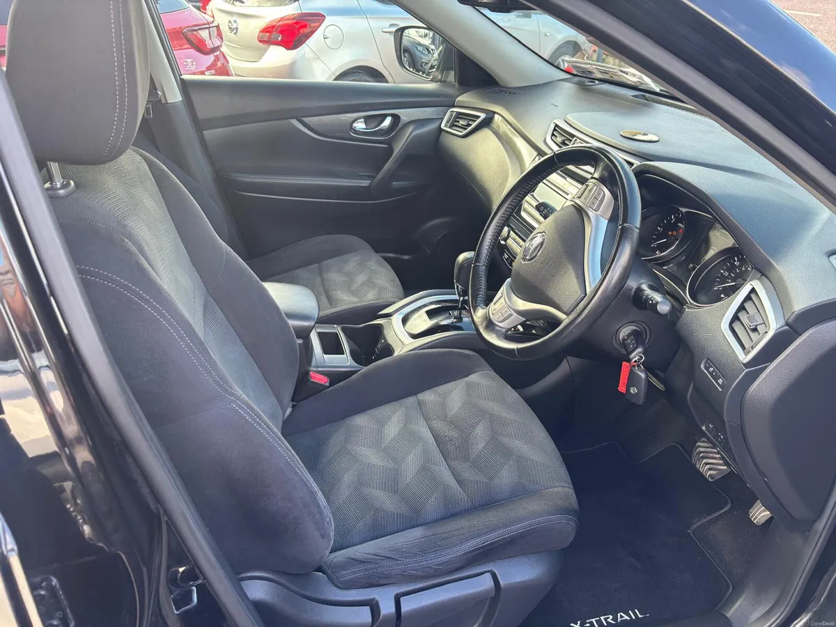 Nissan X-Trail 2017  5  SEATER  AUTOMATIC  TRADE - Image 6