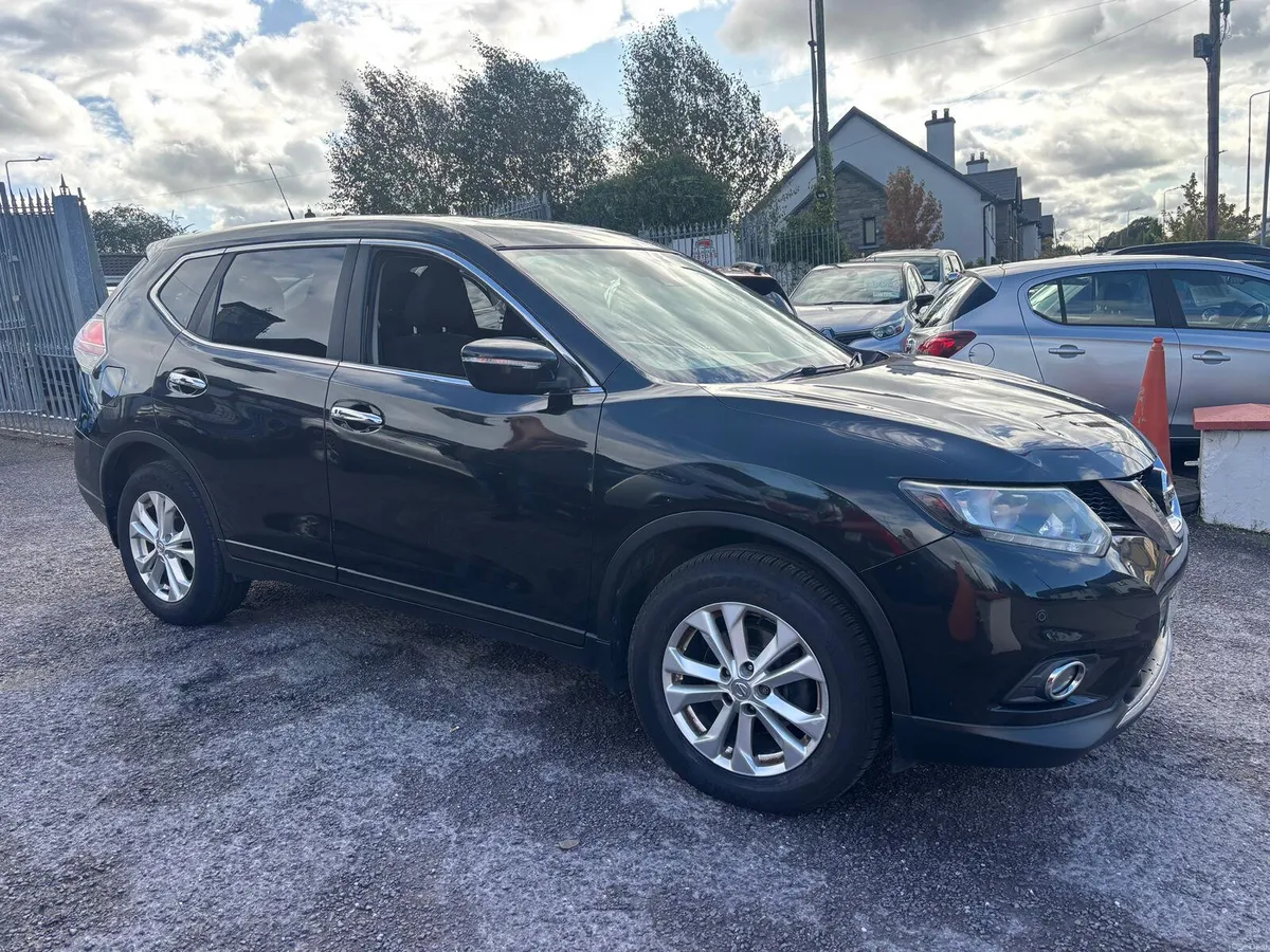 Nissan X-Trail 2017  5  SEATER  AUTOMATIC  TRADE - Image 3