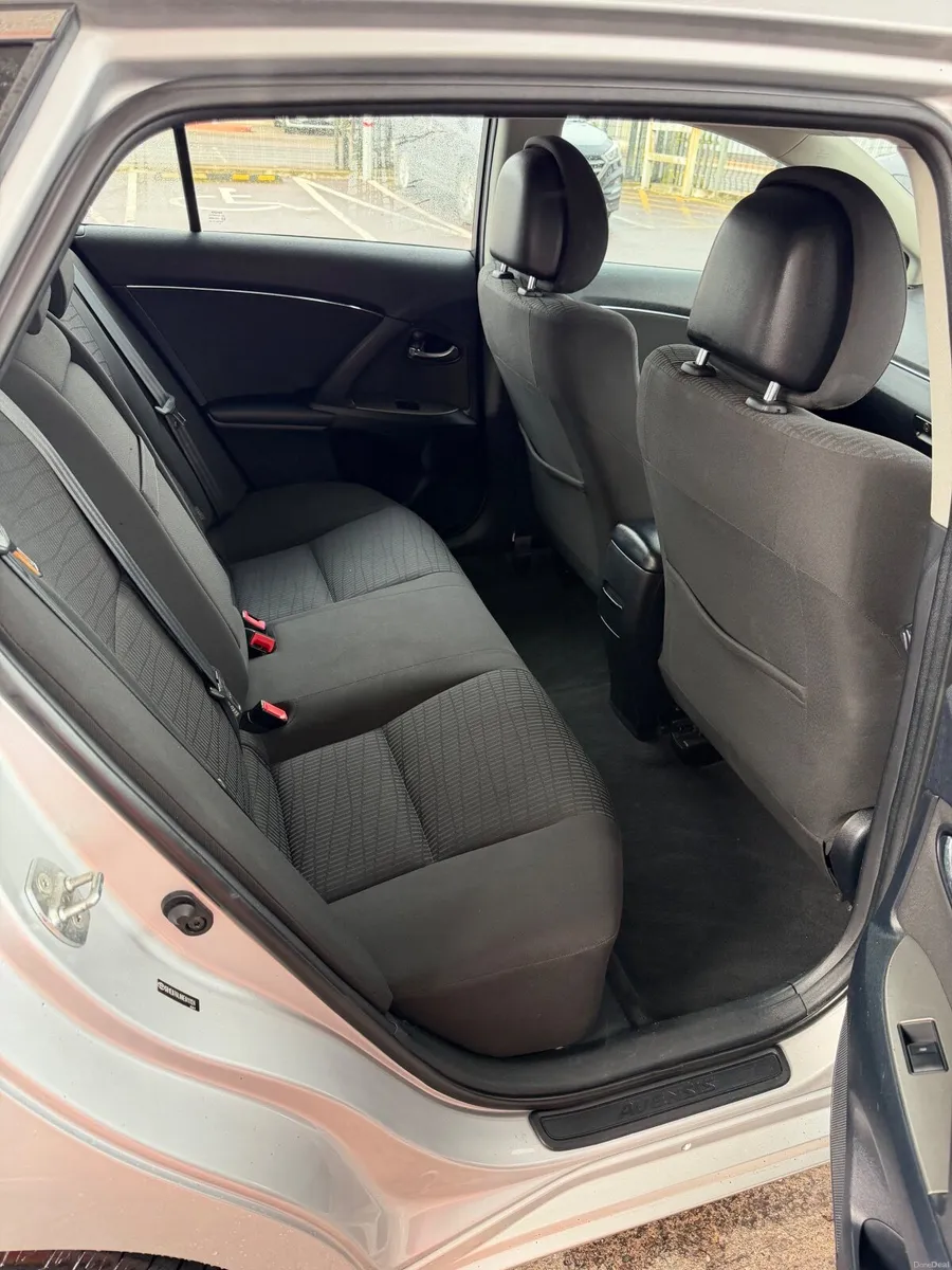 Toyota Avensis 2009 - Image 5
