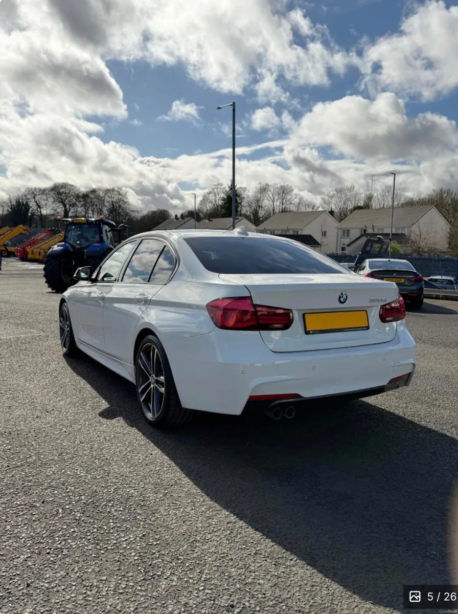 BMW 3-Series 2018 - Image 5