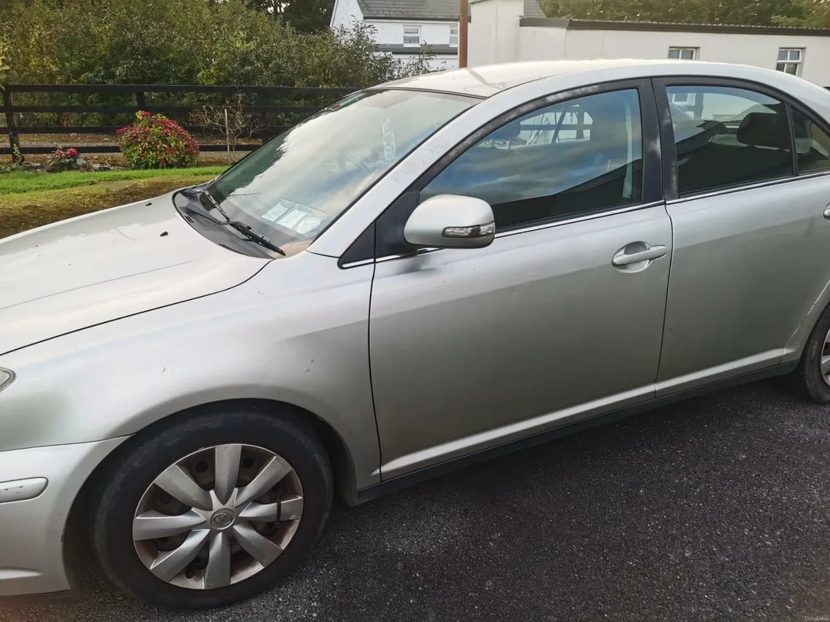 Toyota Avensis 2009 - Image 1