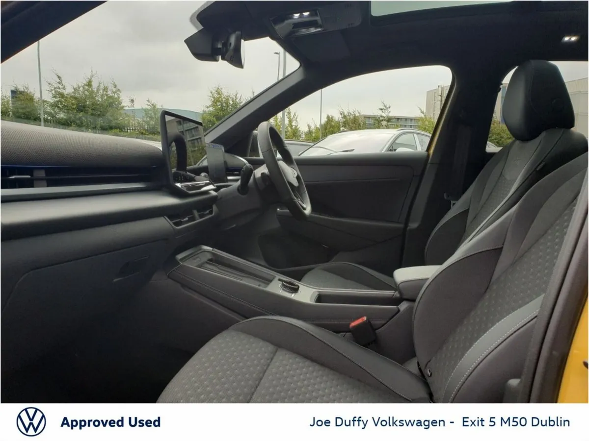 Volkswagen T-Roc R-LINE 1.5TSI 150HP MHEV AUTO New - Image 3