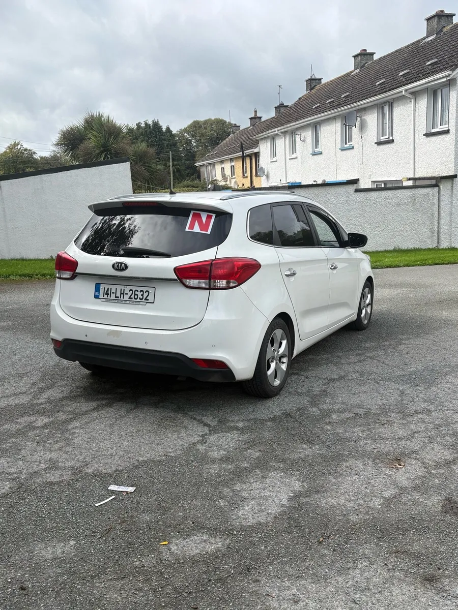 141 Kia carens auto 7seater - Image 6