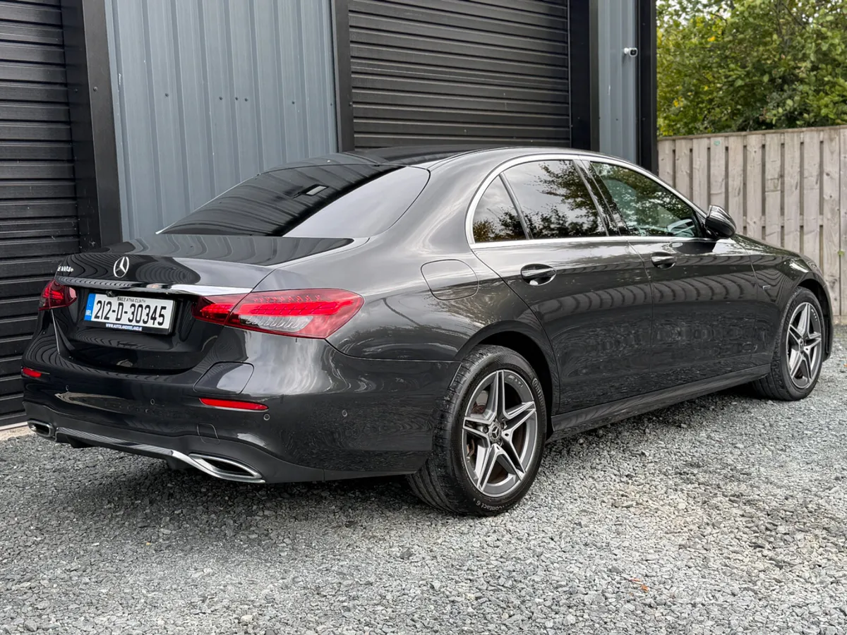212 Mercedes-Benz E 300 DE Amg Line - Image 4