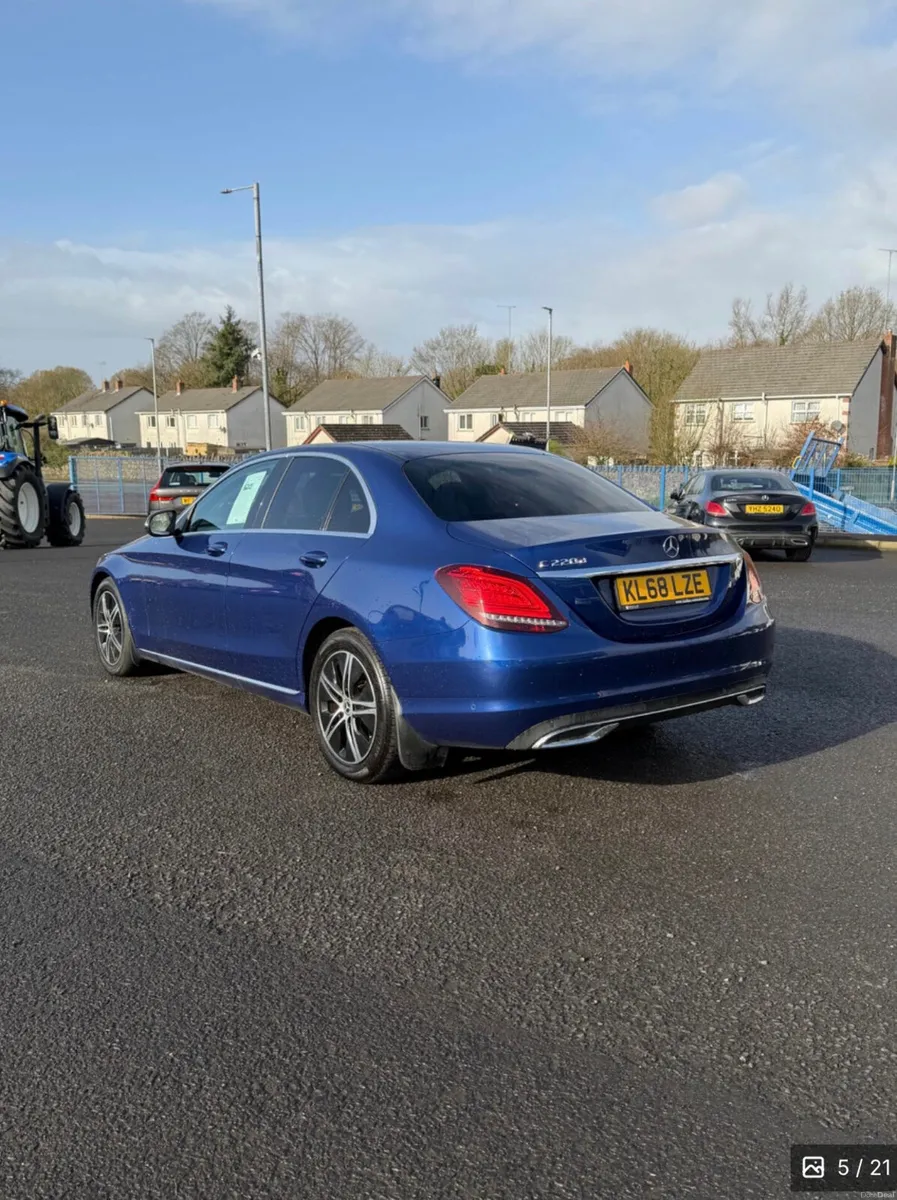 Mercedes-Benz C-Class 2019 - Image 5