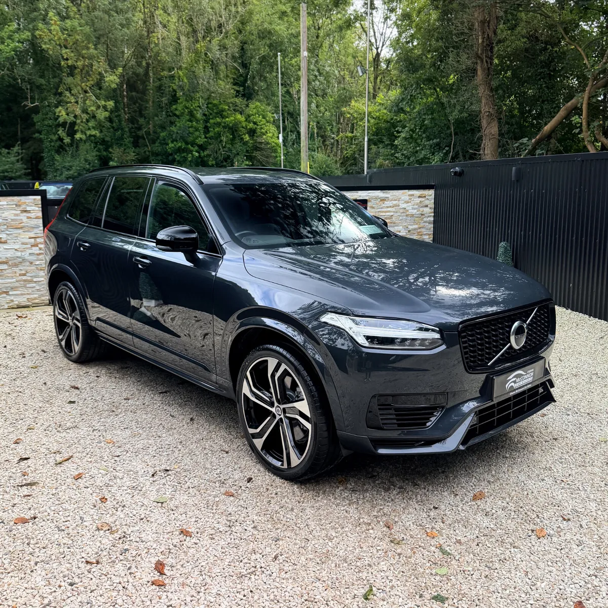 2021 (211) Volvo XC90 R-Design Pro T8 Recharge AWD - Image 4