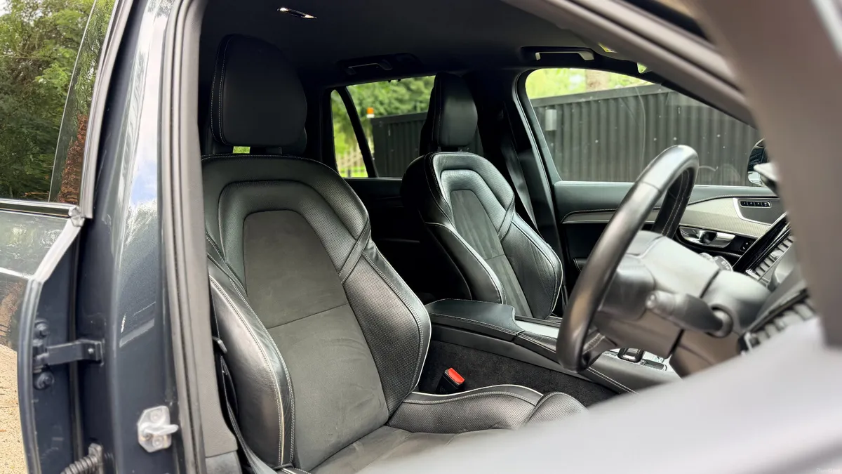 2021 (211) Volvo XC90 R-Design Pro T8 Recharge AWD - Image 6