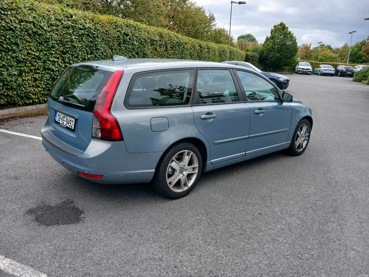 Volvo V50 2.0Tdi Diesel Estate 6Sp Manual - Image 4